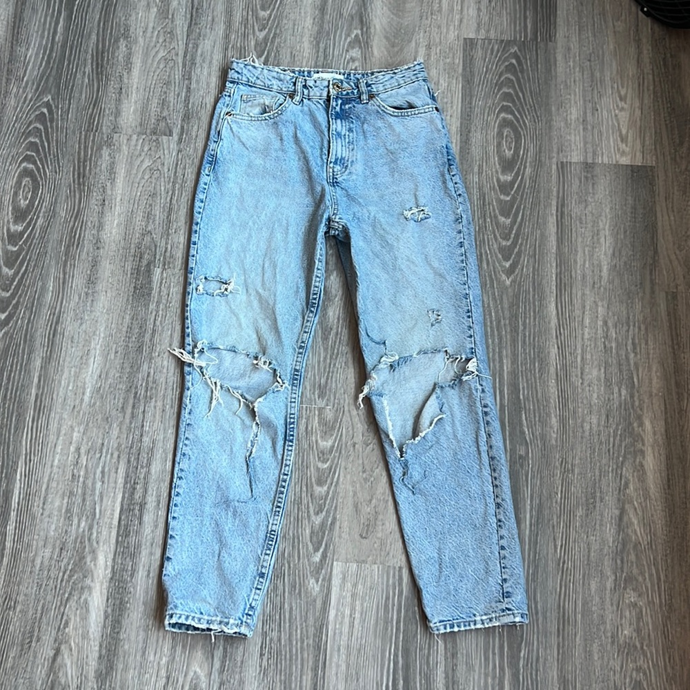 Zara Super distressed straight leg jeans